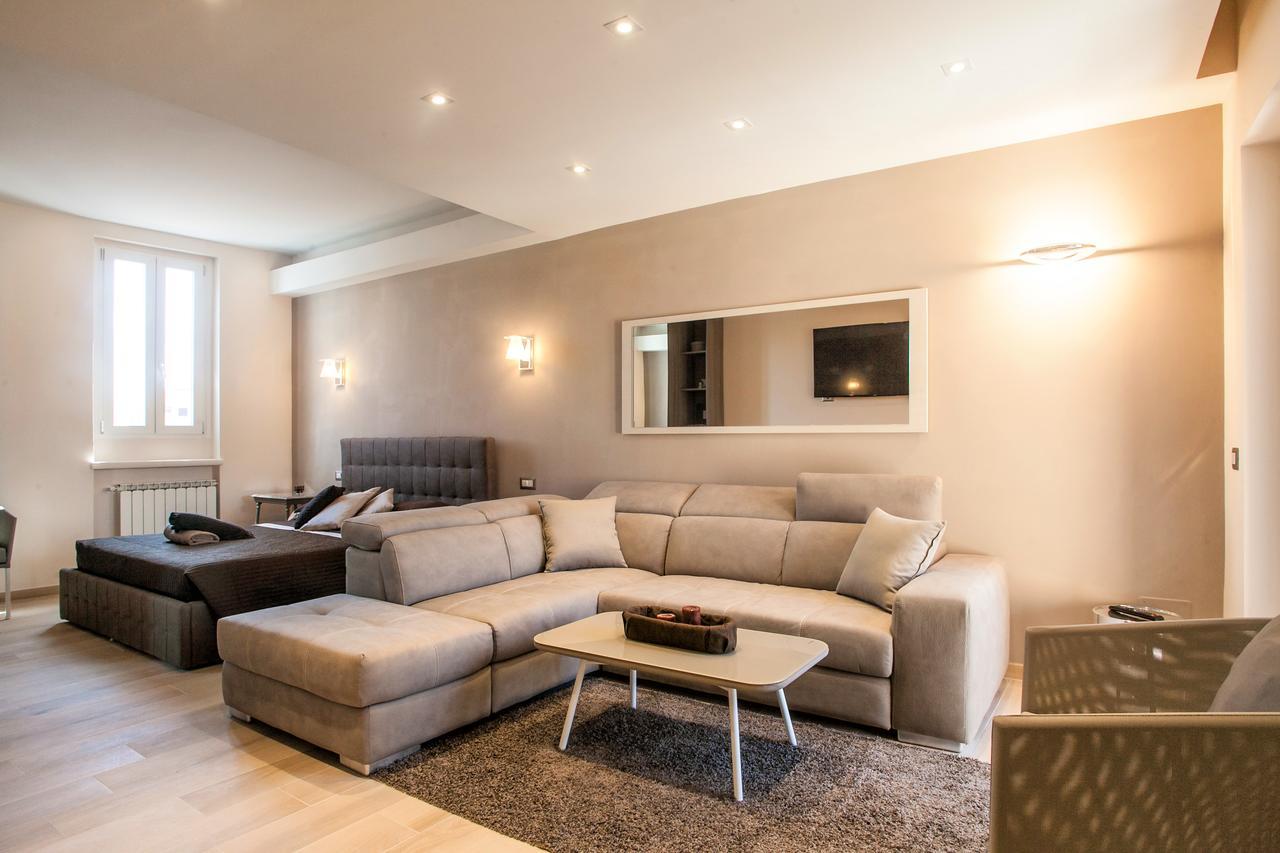 Spanish Steps Design Penthouse With Terrace Lejlighed